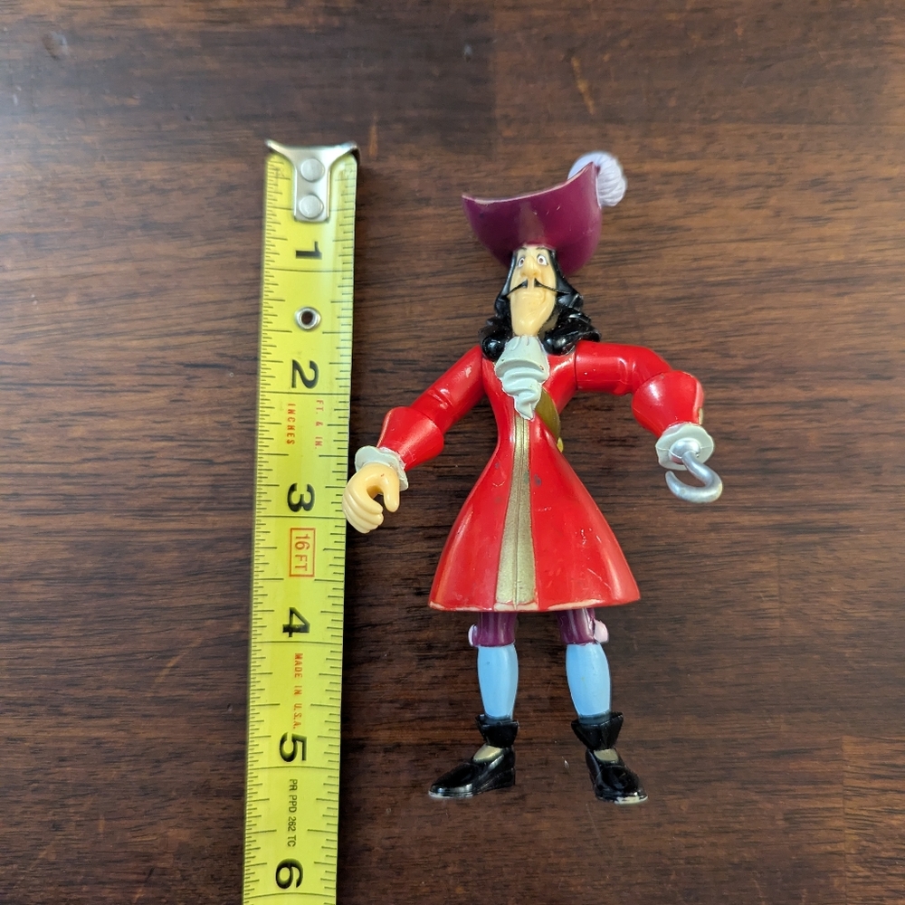 Captain Hook Figurine Toy - Picture 6 of 7